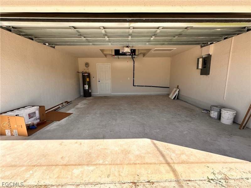 3 bedroom SingleFamilyResidence at 1313 NE 3rd Ter, Cape Coral, Cape Coral — photo 4