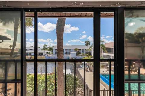 3935 Country Club Blvd 17, Cape Coral FL - photo 24 of 31