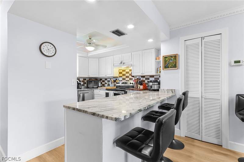 2 bedroom Condominium at 3935 Country Club Blvd 17, Katova Winds Condo, Cape Coral — photo 5