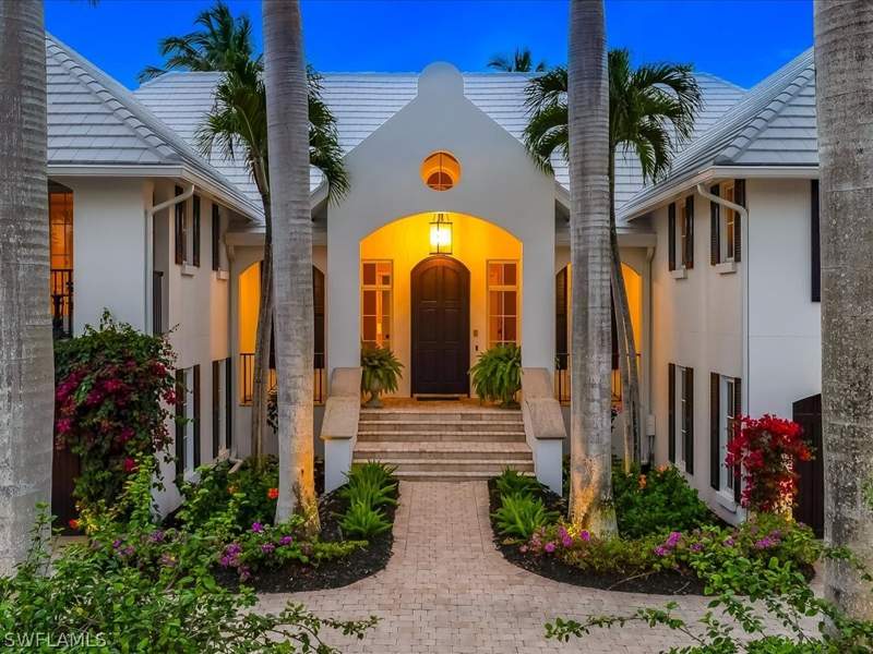 4 bedroom SingleFamilyResidence at 1750 4th St S, Aqualane Shores, Naples — photo 2