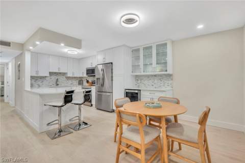1950 Gulf Shore Blvd N 110, Naples FL - photo 10 of 19