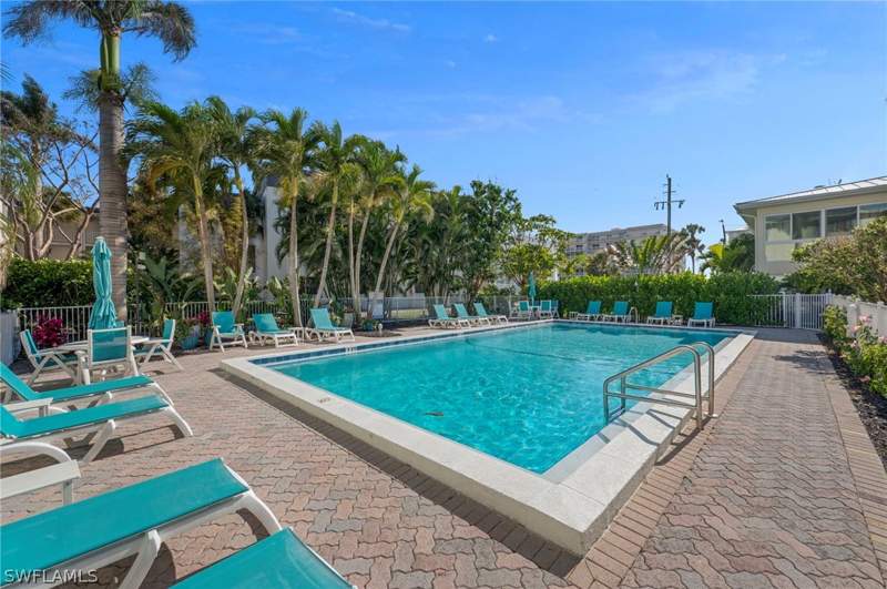 2 bedroom Condominium at 1950 Gulf Shore Blvd N 110, Palm Bay Villas, Naples — photo 2
