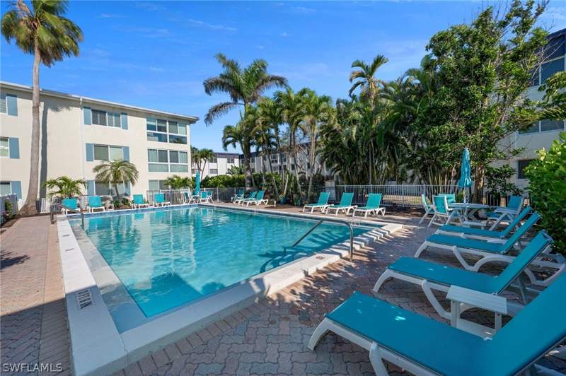 2 bedroom Condominium at 1950 Gulf Shore Blvd N 110, Palm Bay Villas, Naples — photo 3