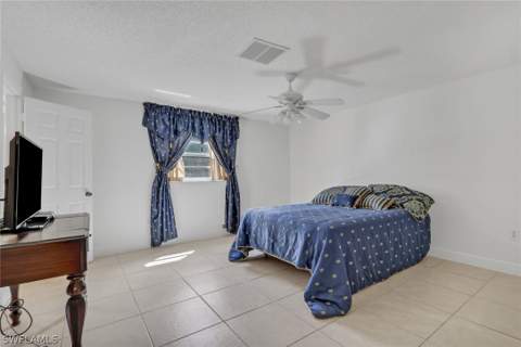 501 11th St NW, Naples FL - photo 11 of 17