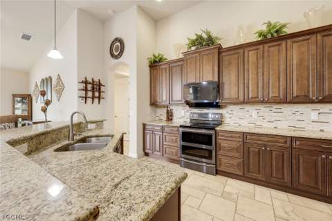 2364 NW 39th Ave, Cape Coral FL - photo 13 of 46