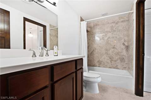 60 Pelican St W 206, Naples FL - photo 11 of 29