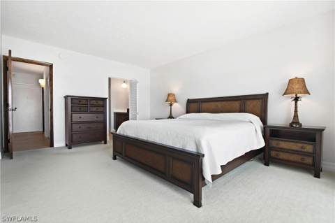 60 Pelican St W 206, Naples FL - photo 9 of 29