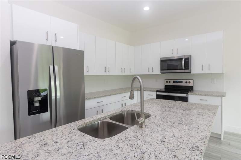 3 bedroom SingleFamilyResidence at 2009 Inglewood CIR, LABELLE, Labelle — photo 1