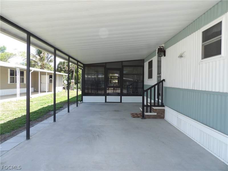 2 bedroom ManufacturedHome at 113 Lantern Ln, Mobile Manor, North Fort Myers — photo 2