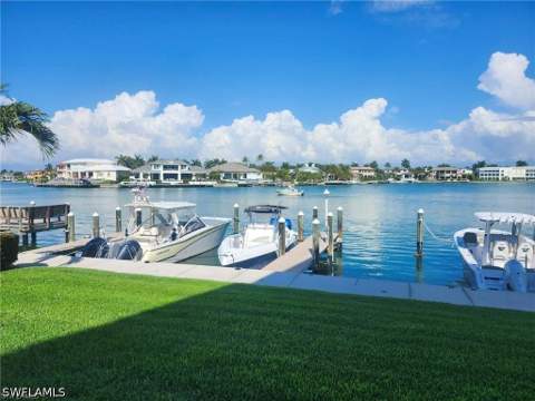3000 Gulf Shore Blvd N 113, Naples FL - photo 23 of 40