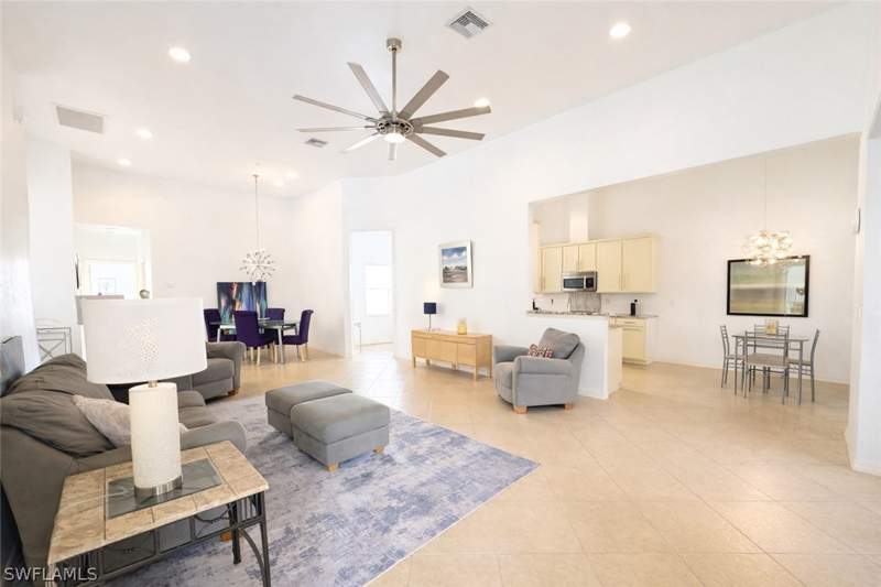 3 bedroom Townhouse at 16571 Goldenrod Ln 202, Ashton Oaks, Alva — photo 3