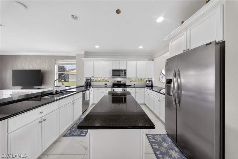 4 bedroom SingleFamilyResidence at 9730 Springlake Cir, Lakes Of Estero, Estero — photo 5
