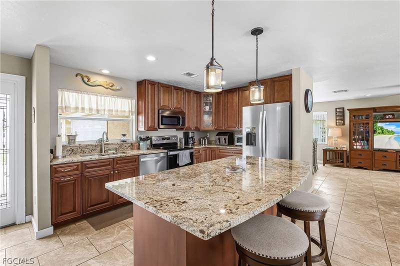 3 bedroom SingleFamilyResidence at 4814 SW 1st Ct, Cape Coral - Lee County Industrial Park, Cape Coral — photo 5
