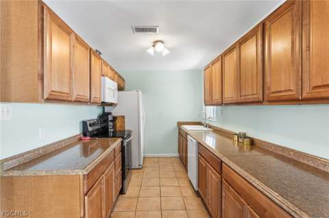 2803 W Cypress Ave, Fort Myers FL - photo 10 of 38