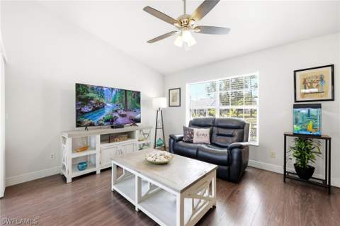10548 Quincy Ct, Lehigh Acres FL - photo 10 of 32