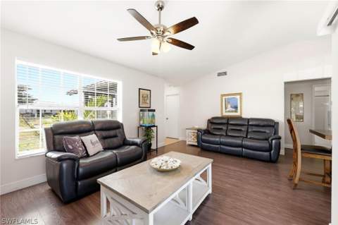 10548 Quincy Ct, Lehigh Acres FL - photo 12 of 32