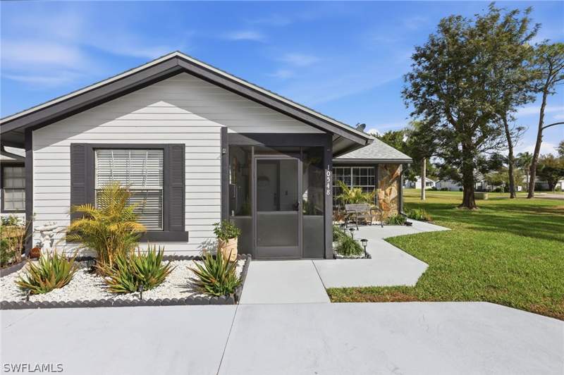 2 bedroom Attached at 10548 Quincy Ct, Beacon Square, Lehigh Acres — photo 2