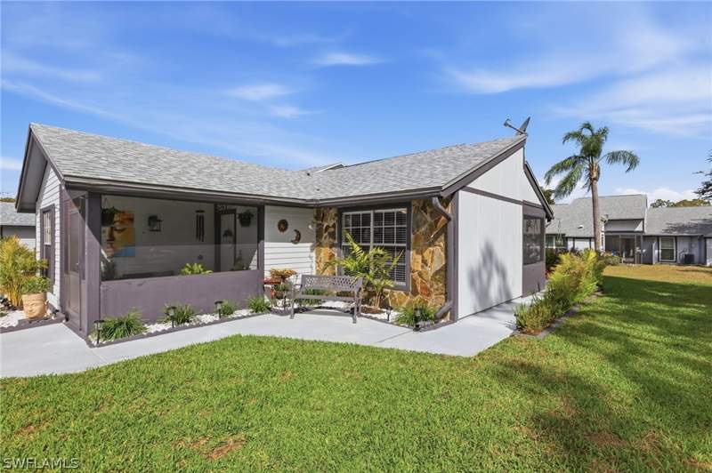 2 bedroom Attached at 10548 Quincy Ct, Beacon Square, Lehigh Acres — photo 3