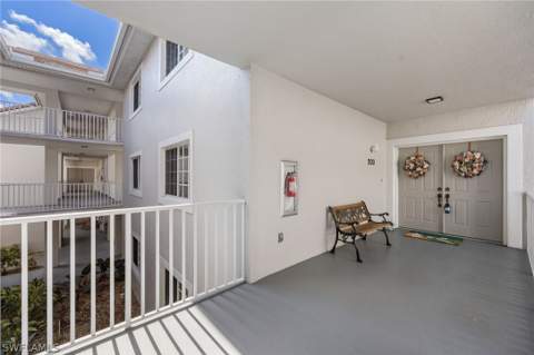 760 Waterford Dr 203, Naples FL - photo 21 of 25