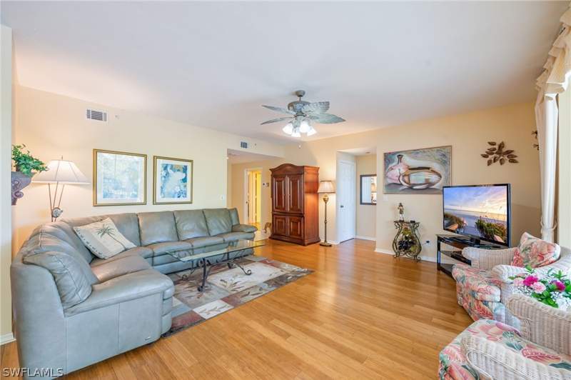 2 bedroom Condominium at 760 Waterford Dr 203, Eagle Creek, Naples — photo 3