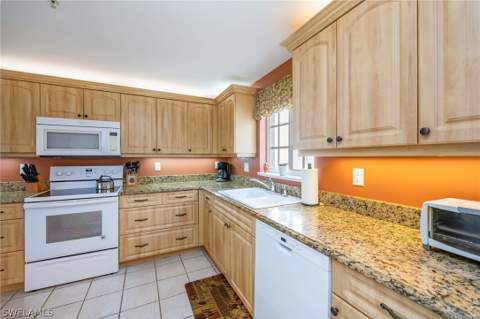 760 Waterford Dr 203, Naples FL - photo 7 of 25