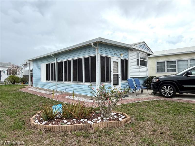 1 bedroom ManufacturedHome at 4701 Candlestick Ct W, Riverwoods Plantation, Estero — photo 3