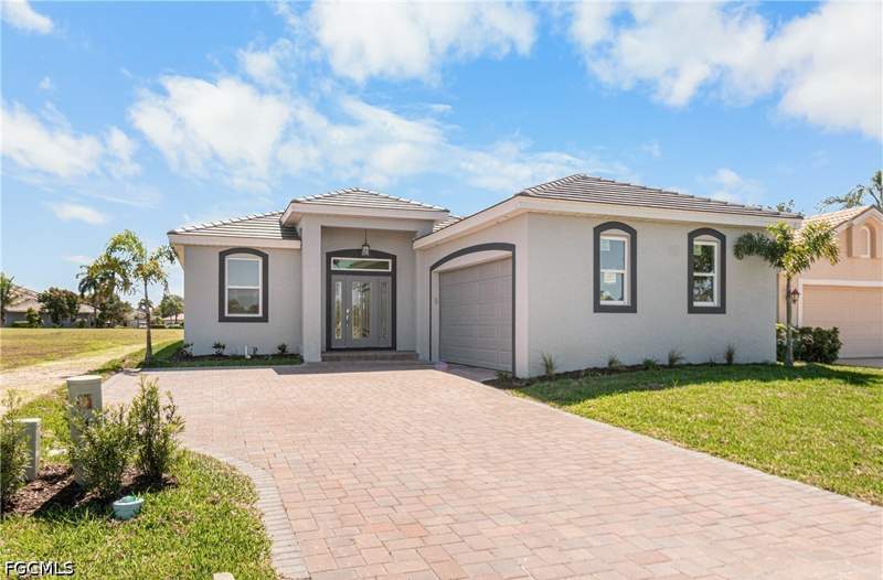 4 bedroom SingleFamilyResidence at 2016 Oxford Ridge Cir, Westminster, Lehigh Acres — photo 2