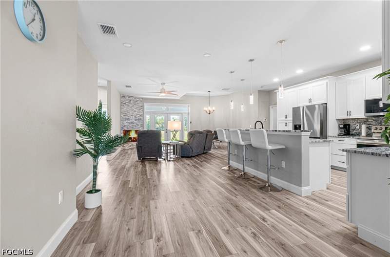 4 bedroom SingleFamilyResidence at 2016 Oxford Ridge Cir, Westminster, Lehigh Acres — photo 5