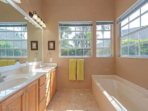 130 Amblewood Ln 8-801, Naples FL - photo 9 of 48
