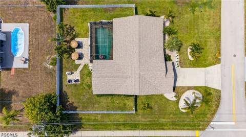 402 SW 37th Ln, Cape Coral FL - photo 6 of 46