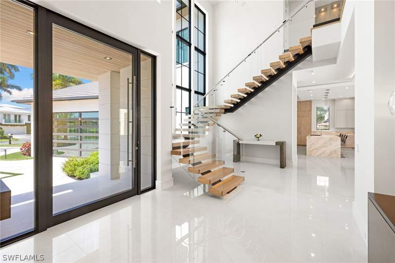 4 bedroom SingleFamilyResidence at 2345 Tarpon Rd, Royal Harbor, Naples — photo 3