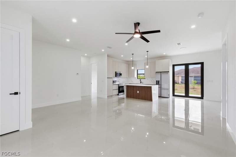 3 bedroom SingleFamilyResidence at 3211 6th St SW, Lehigh Acres, Lehigh Acres — photo 4