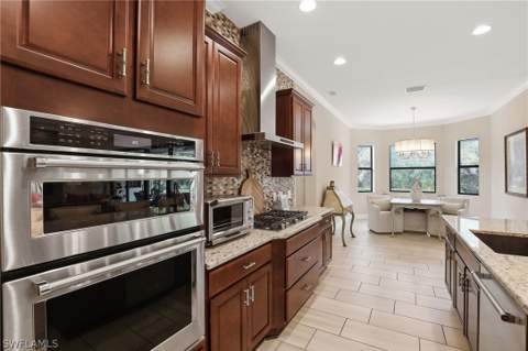 2303 Somerset Pl, Naples FL - photo 19 of 47