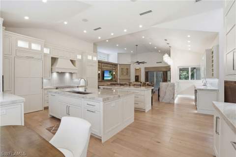 328 Sedgwick Ct, Naples FL - photo 7 of 48