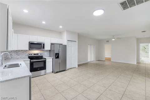 4575 4th Ave SE, Naples FL - photo 6 of 17