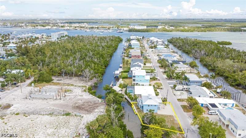 3 bedroom SingleFamilyResidence at 103 Tropical Shore Way, Hills T.P., Fort Myers Beach — photo 3