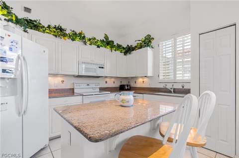 800 L Ambiance Cir 208, Naples FL - photo 7 of 19