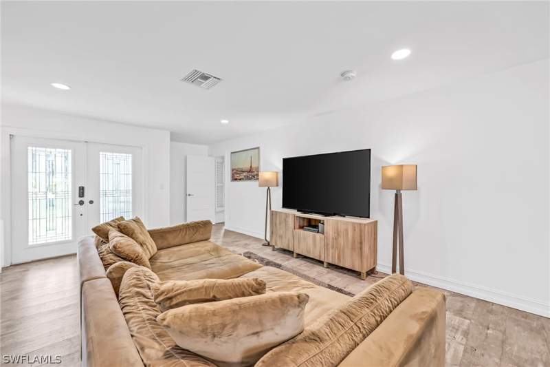 3 bedroom SingleFamilyResidence at 3231 13th Ave SW, Golden Gate Estates, Naples — photo 4