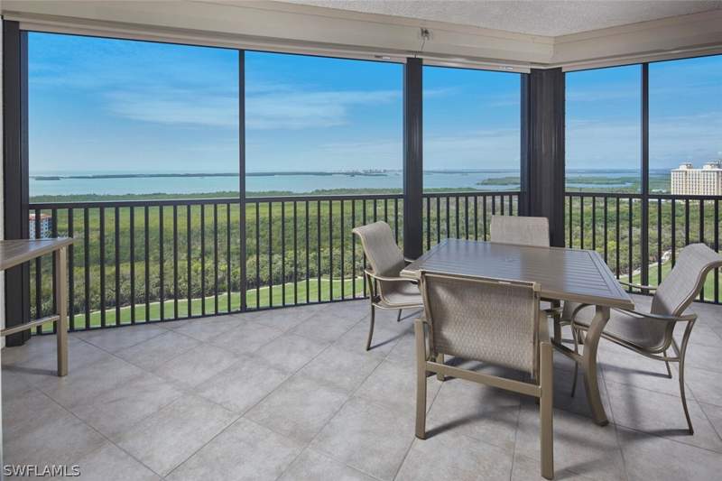 3 bedroom Condominium at 23850 Via Italia Cir 2004, Florencia, Estero — photo 2