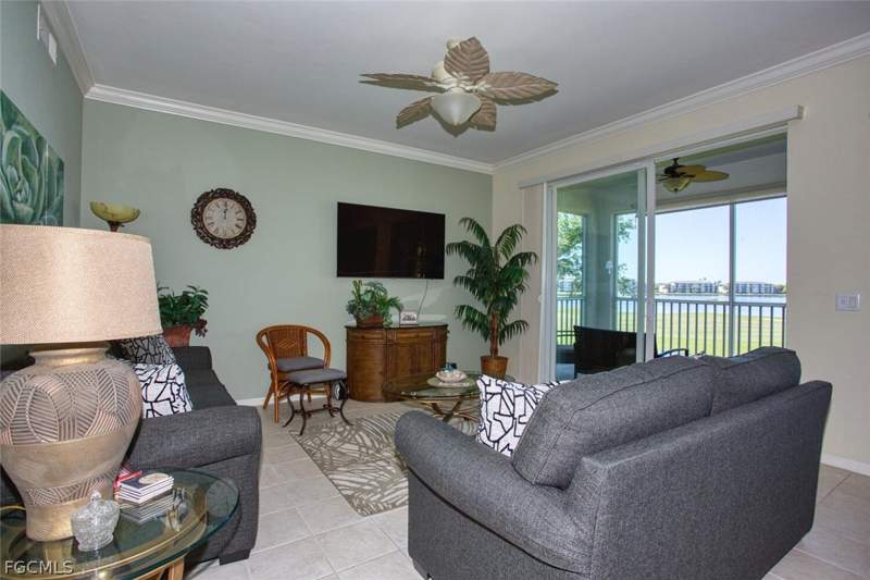 2 bedroom Condominium at 10350 Washingtonia Palm Way 4223, Lakeside Green, Fort Myers — photo 4