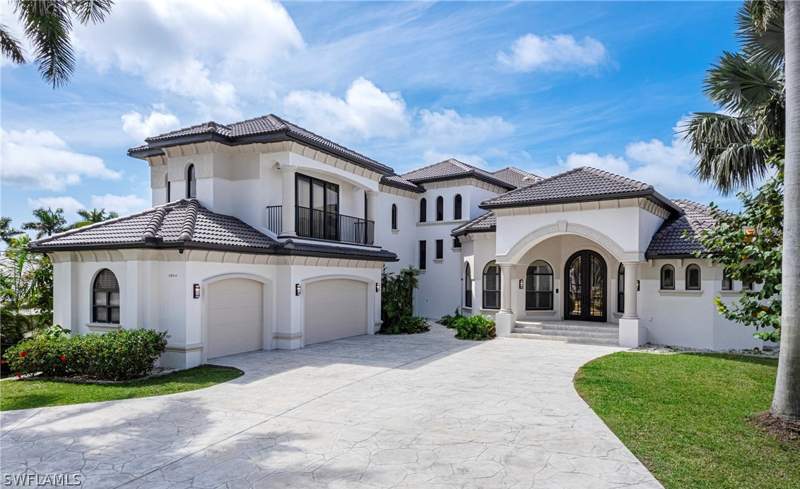 4 bedroom SingleFamilyResidence at 4944 Normandy Ct, Cape Coral, Cape Coral — photo 2