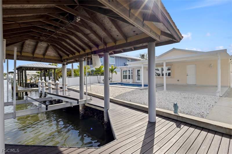 3 bedroom SingleFamilyResidence at 107 Albatross St, Sandpiper Village, Fort Myers Beach — photo 2
