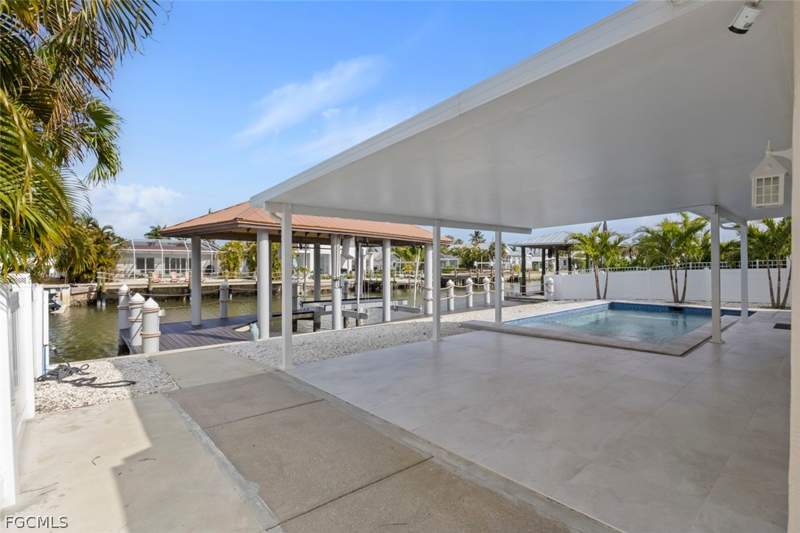 3 bedroom SingleFamilyResidence at 107 Albatross St, Sandpiper Village, Fort Myers Beach — photo 3