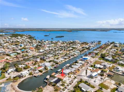 107 Albatross St, Fort Myers Beach FL - photo 8 of 30