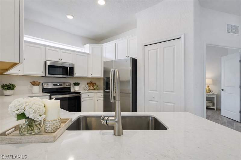 2 bedroom Attached at 2681 Vine Ave, Orange Blossom Ranch, Naples — photo 3
