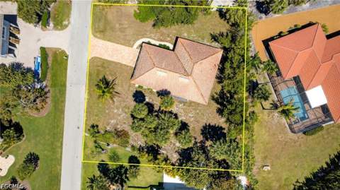 1314 Tahiti Dr, Sanibel FL - photo 13 of 20