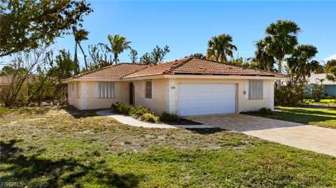 1314 Tahiti Dr, Sanibel FL - photo 6 of 20