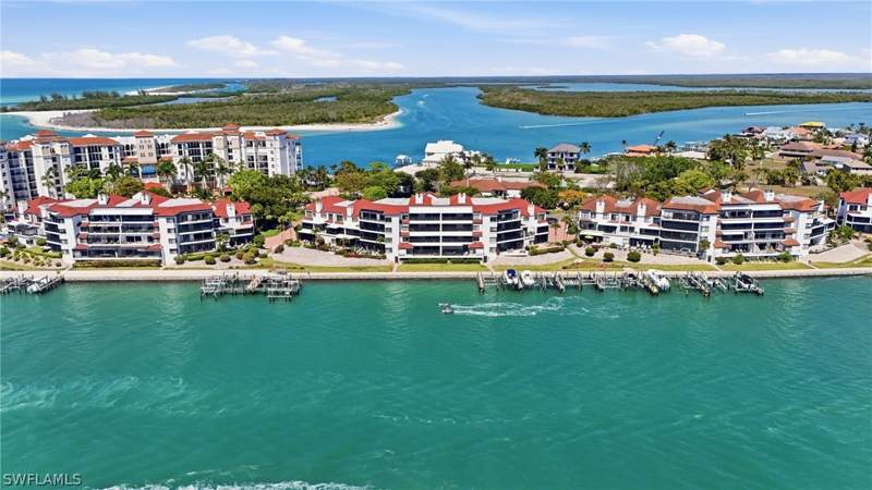 2 bedroom Condominium at 309 La Peninsula Blvd 309, La Peninsula, Naples — photo 2