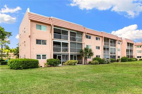 300 Forest Lakes Blvd 112, Naples FL - photo 20 of 29