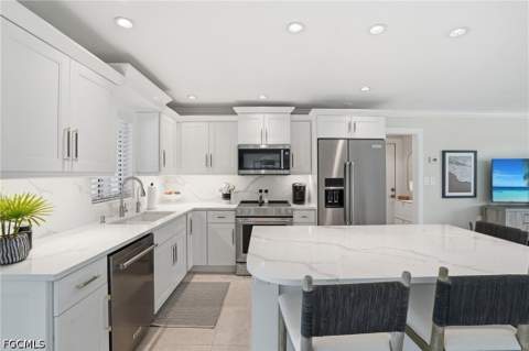 20 Bayview Blvd, Fort Myers Beach FL - photo 10 of 40